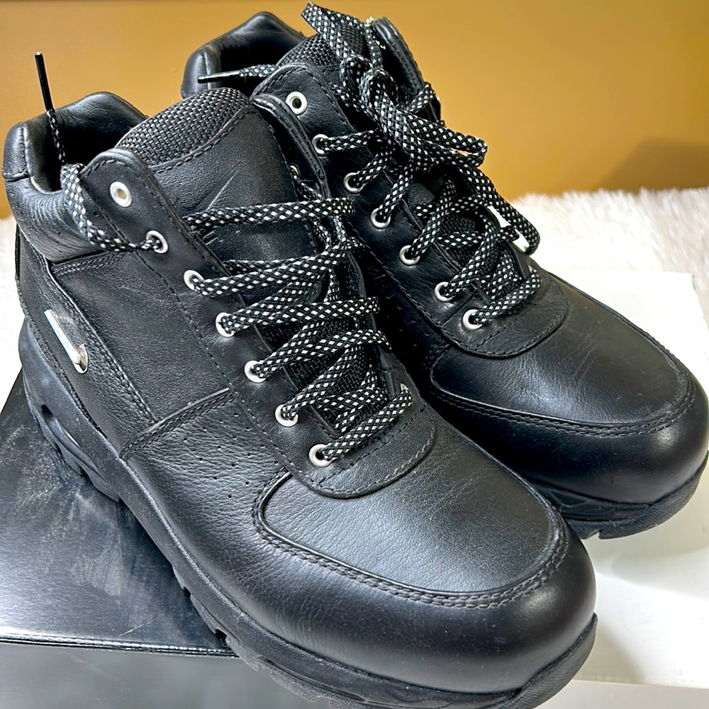 NIKE ACG Boots